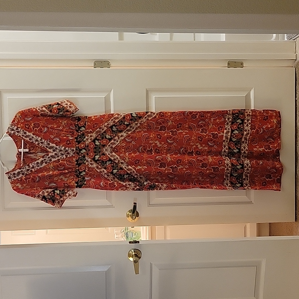 Maxi-length floral dress